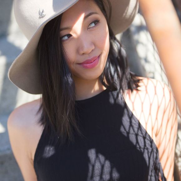 Meet your Posher, Sandy - Picture 1 of 1